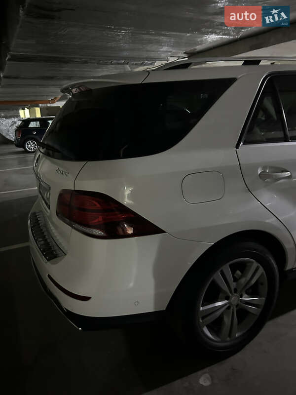 Позашляховик / Кросовер Mercedes-Benz GLE-Class 2016 в Одесі фото 3 Позашляховик / Кросовер Mercedes-Benz GLE-Class 2016 в Одесі