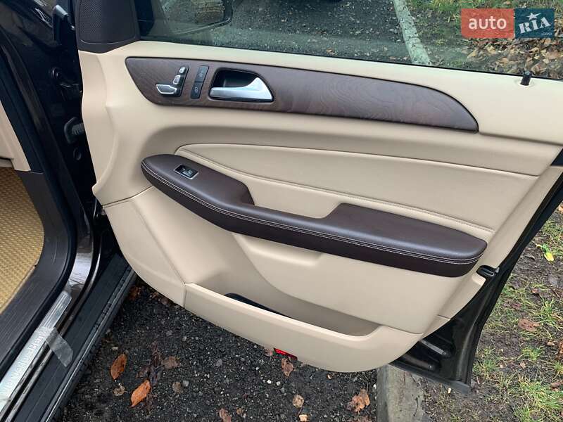 Внедорожник / Кроссовер Mercedes-Benz GLE-Class 2015 в Киеве фото 13 Внедорожник / Кроссовер Mercedes-Benz GLE-Class 2015 в Киеве