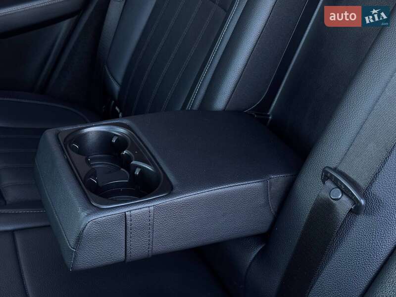 Внедорожник / Кроссовер Mercedes-Benz GLE-Class 2016 в Ровно