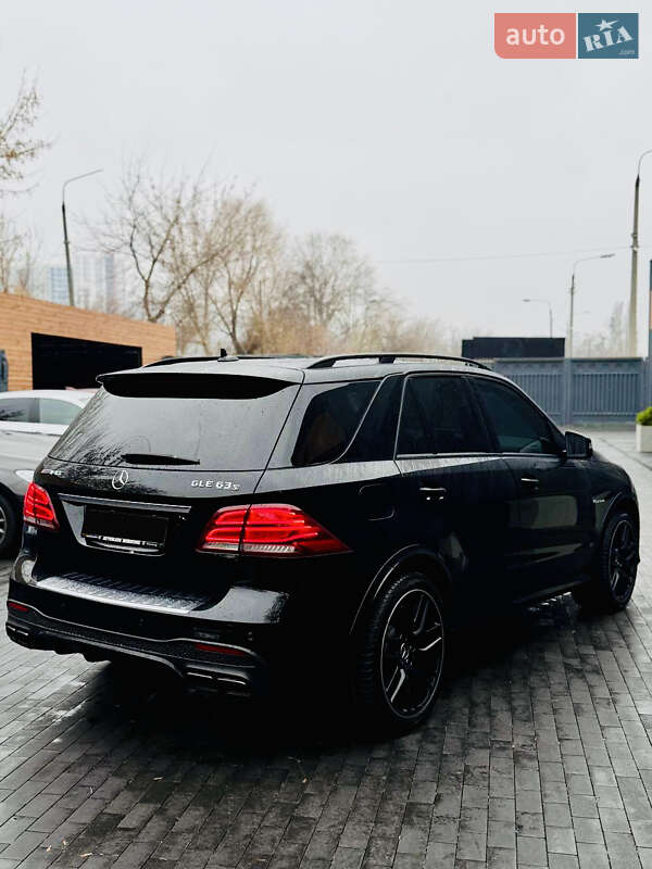 Внедорожник / Кроссовер Mercedes-Benz GLE-Class 2015 в Киеве