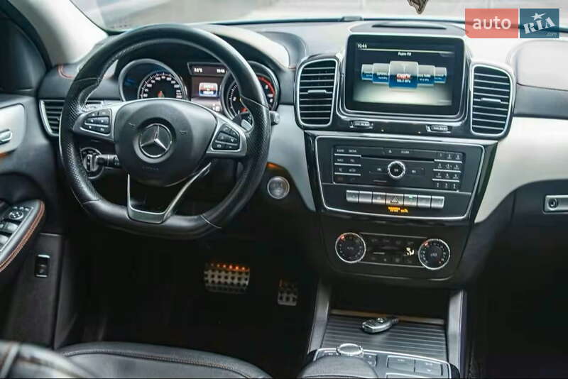 Внедорожник / Кроссовер Mercedes-Benz GLE-Class 2015 в Киеве