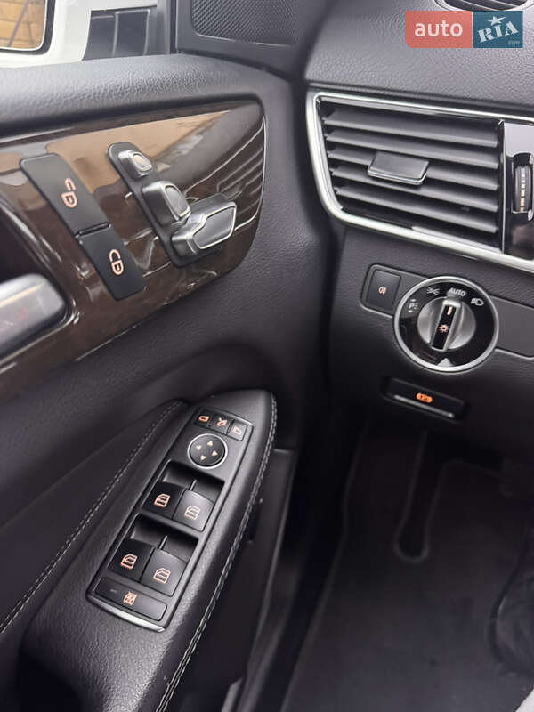 Позашляховик / Кросовер Mercedes-Benz GLE-Class 2017 в Києві фото 12 Позашляховик / Кросовер Mercedes-Benz GLE-Class 2017 в Києві