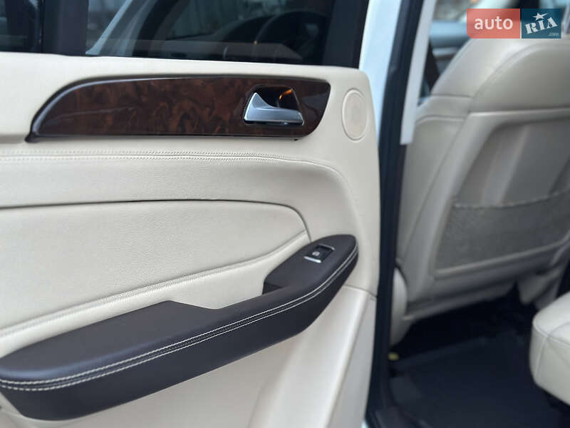 Позашляховик / Кросовер Mercedes-Benz GLE-Class 2015 в Ужгороді