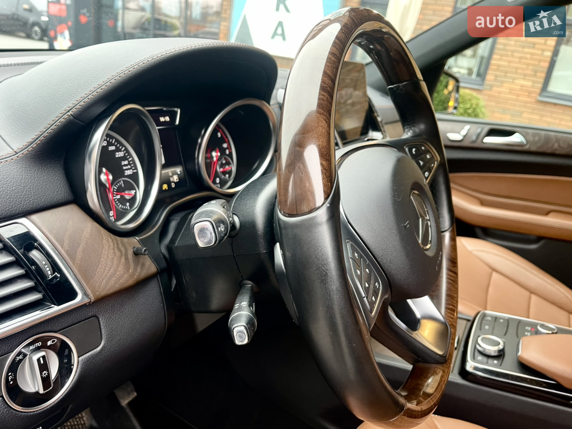 2017 Mercedes-Benz GLE - мініатюра 21
