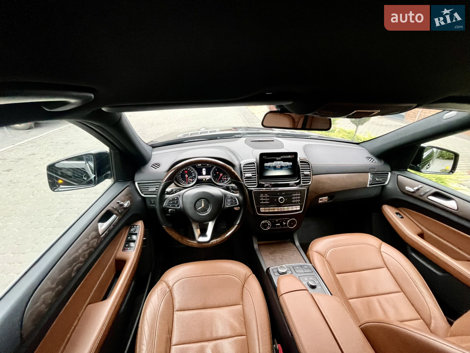 2017 Mercedes-Benz GLE - мініатюра 32