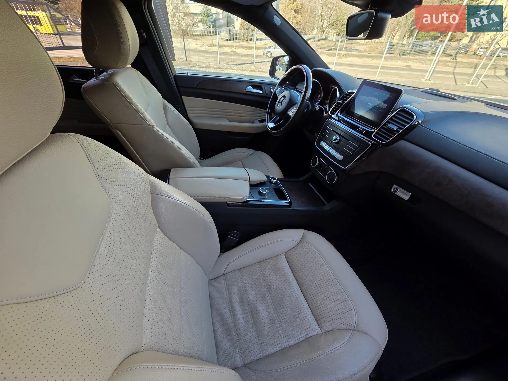 2017 Mercedes-Benz GLE - мініатюра 13