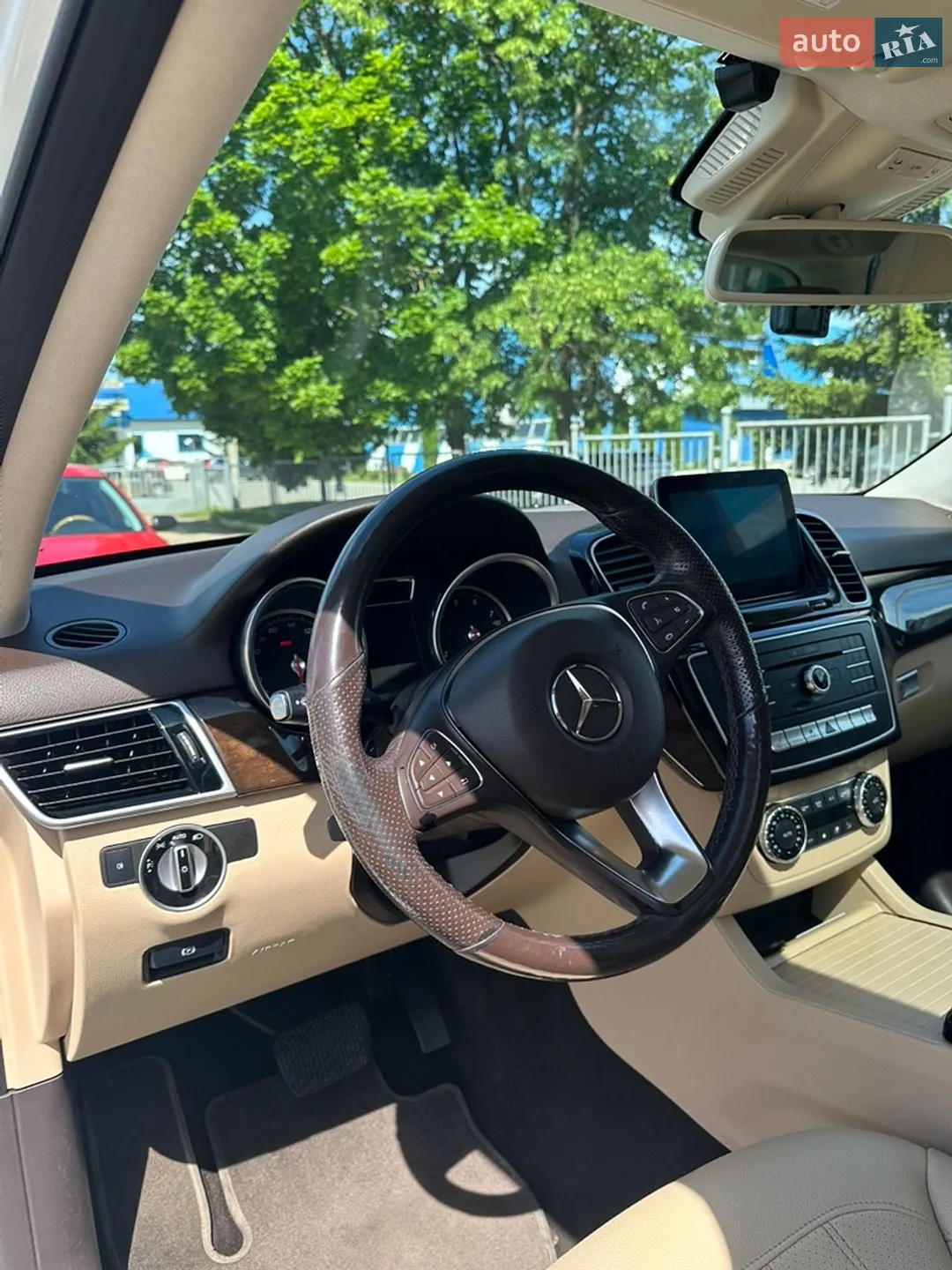 2016 Mercedes-Benz GLE - мініатюра 16