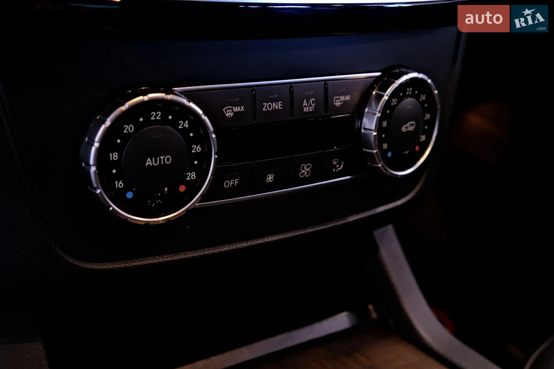 2016 Mercedes-Benz GLE - мініатюра 17