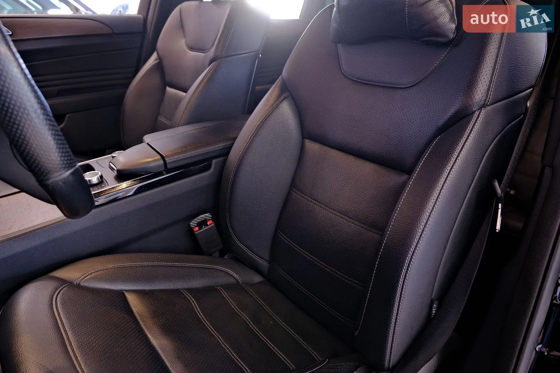 2016 Mercedes-Benz GLE - мініатюра 29