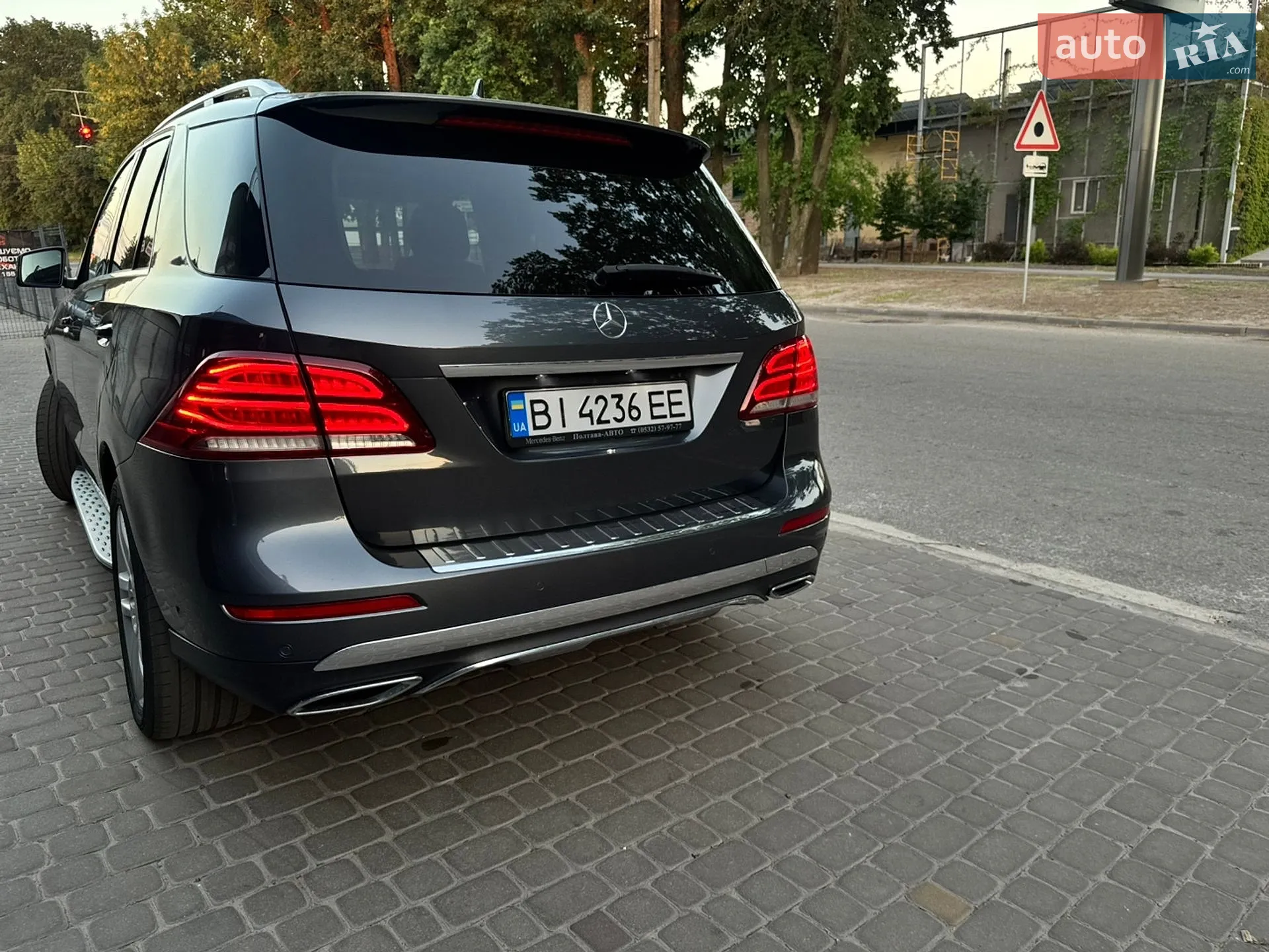 2016 Mercedes-Benz GLE - мініатюра 30