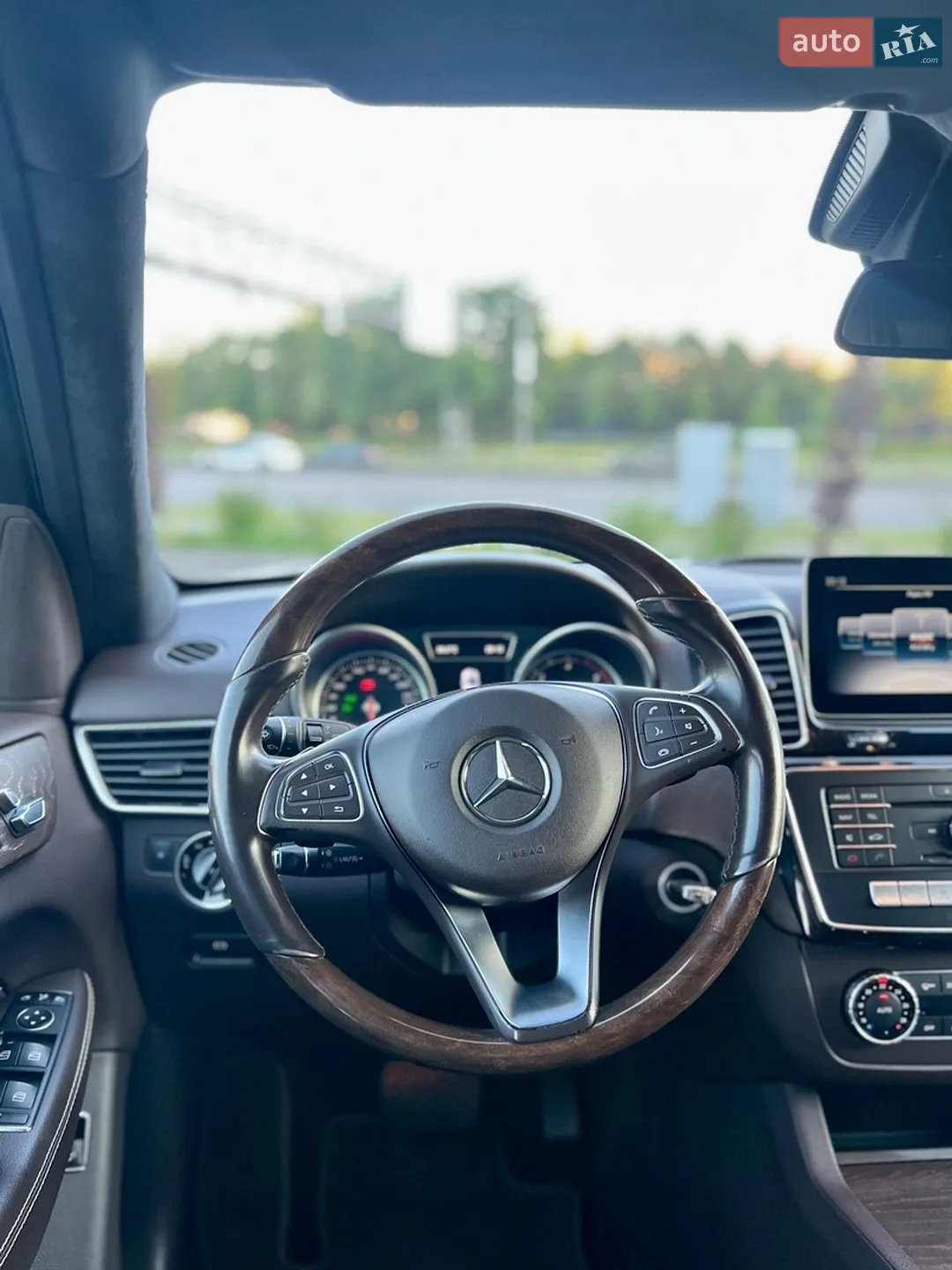 2016 Mercedes-Benz GLE - мініатюра 30