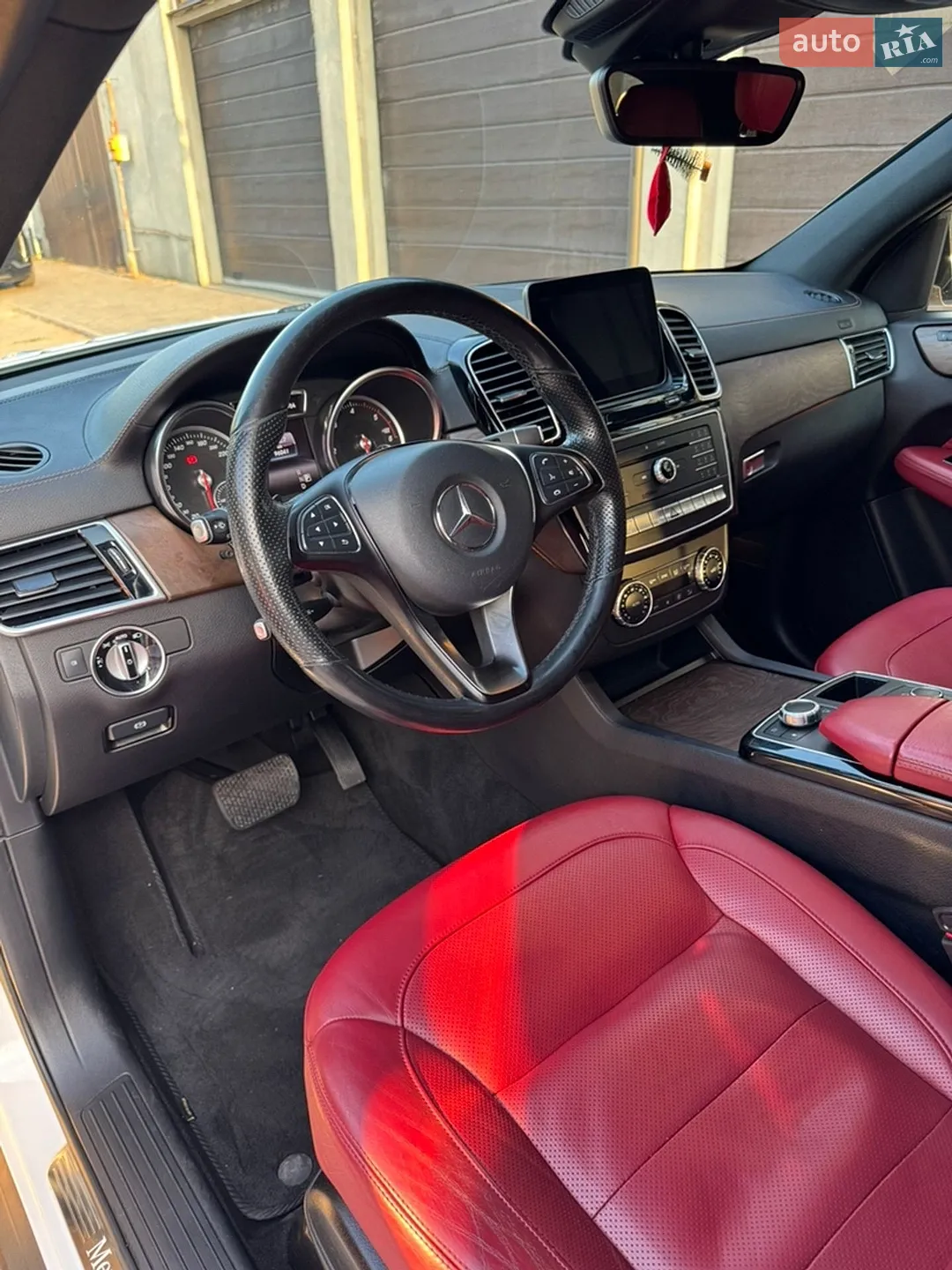 2018 Mercedes-Benz GLE - мініатюра 16