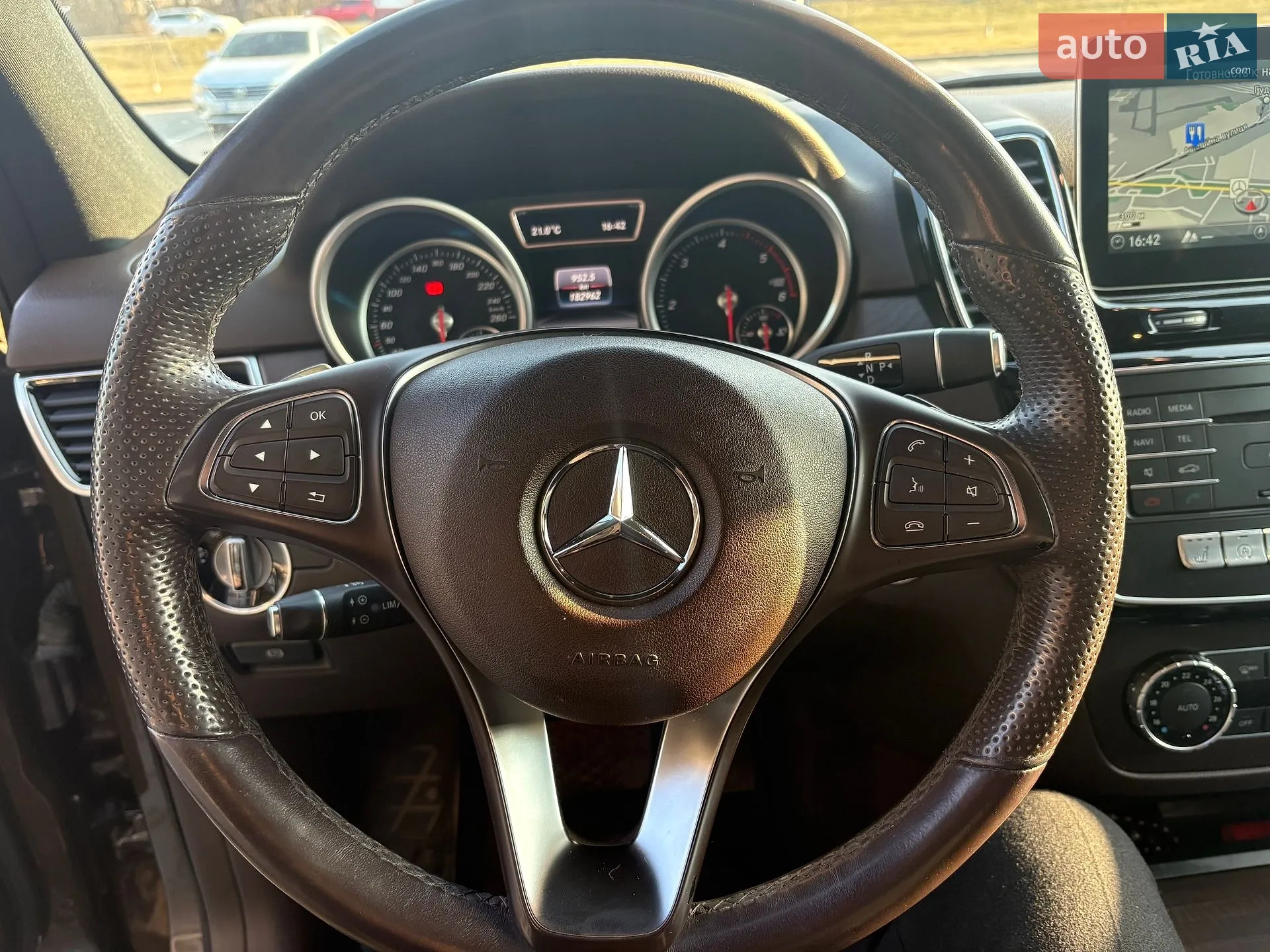 2016 Mercedes-Benz GLE - мініатюра 20