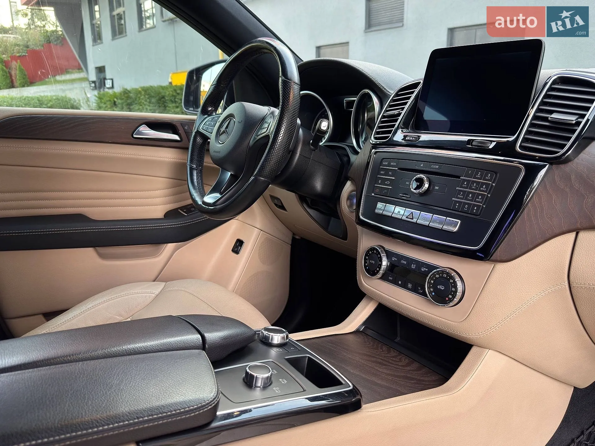 2016 Mercedes-Benz GLE - мініатюра 22