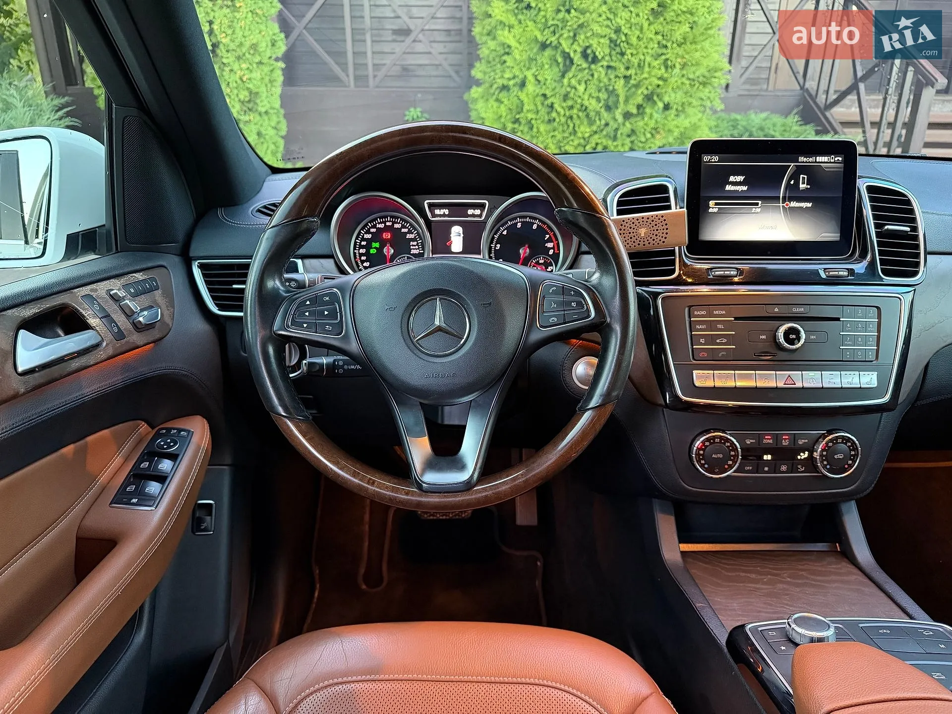 2016 Mercedes-Benz GLE - мініатюра 29