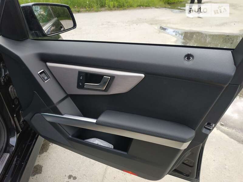 Позашляховик / Кросовер Mercedes-Benz GLK-Class 2012 в Звягелі