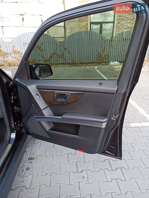 Внедорожник / Кроссовер Mercedes-Benz GLK-Class 2012 в Киеве