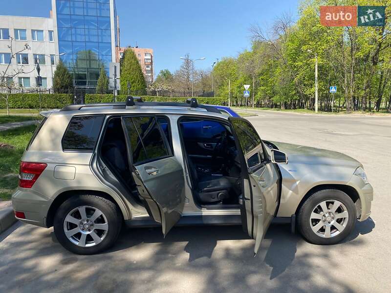 Позашляховик / Кросовер Mercedes-Benz GLK-Class 2011 в Харкові