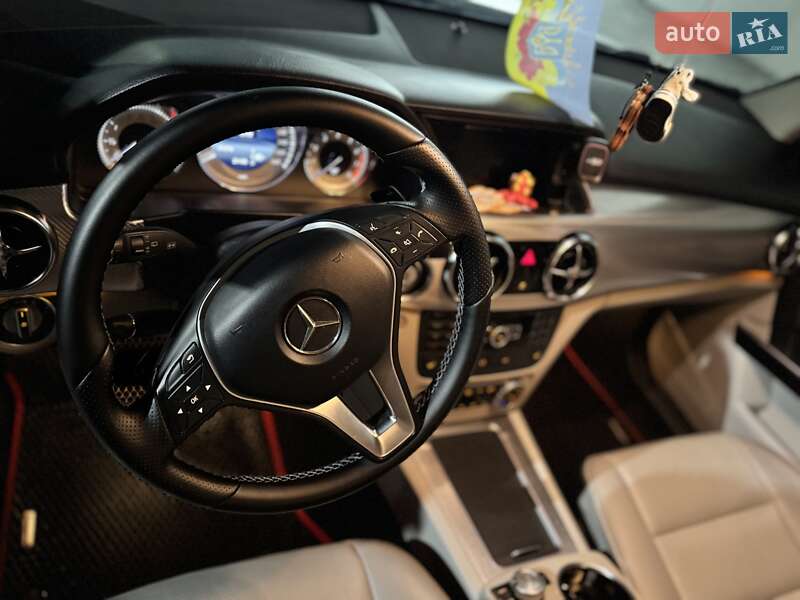 Внедорожник / Кроссовер Mercedes-Benz GLK-Class 2014 в Луцке