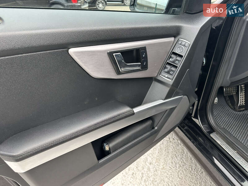 Внедорожник / Кроссовер Mercedes-Benz GLK-Class 2011 в Киеве