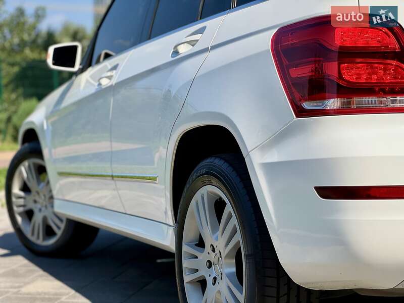 Позашляховик / Кросовер Mercedes-Benz GLK-Class 2014 в Києві