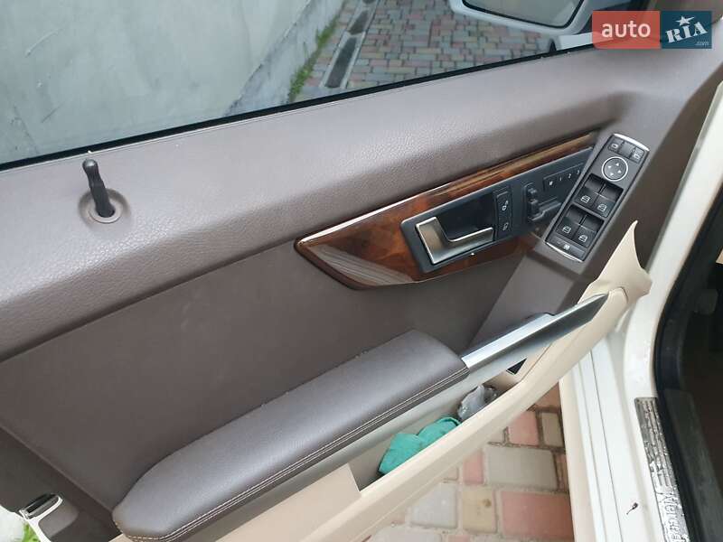 Внедорожник / Кроссовер Mercedes-Benz GLK-Class 2014 в Киеве