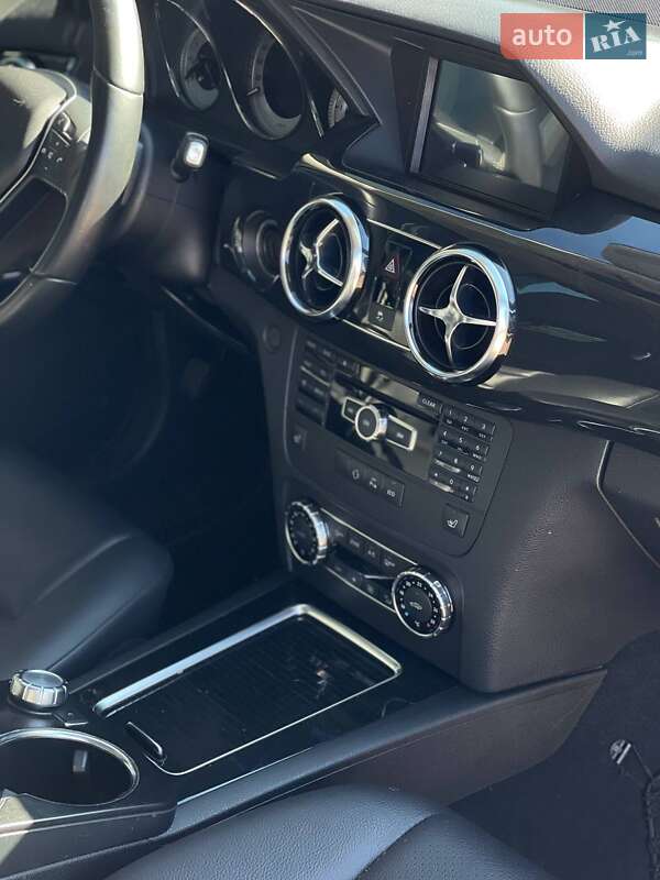 Внедорожник / Кроссовер Mercedes-Benz GLK-Class 2012 в Киеве