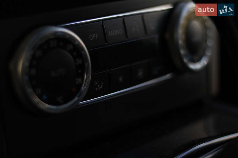 Позашляховик / Кросовер Mercedes-Benz GLK-Class 2010 в Львові фото 47 Позашляховик / Кросовер Mercedes-Benz GLK-Class 2010 в Львові