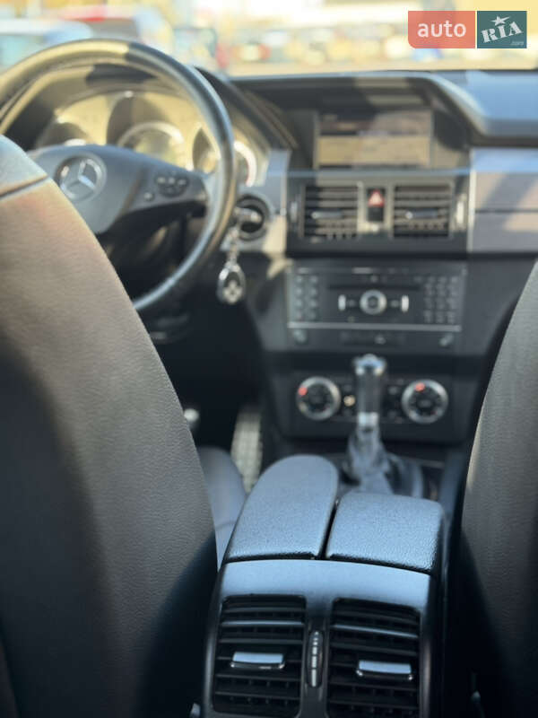 Позашляховик / Кросовер Mercedes-Benz GLK-Class 2010 в Львові фото 55 Позашляховик / Кросовер Mercedes-Benz GLK-Class 2010 в Львові