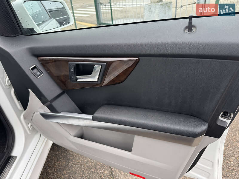 Внедорожник / Кроссовер Mercedes-Benz GLK-Class 2014 в Киеве