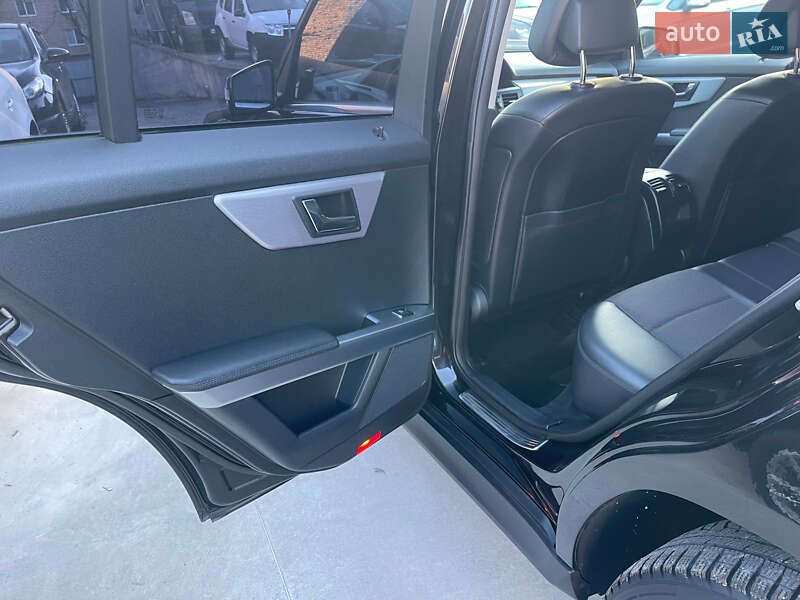 Внедорожник / Кроссовер Mercedes-Benz GLK-Class 2011 в Ровно