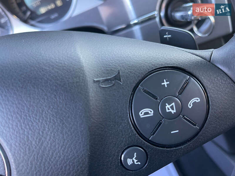 Внедорожник / Кроссовер Mercedes-Benz GLK-Class 2011 в Ровно