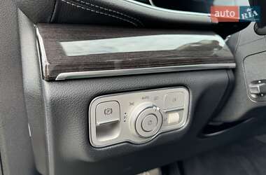 Позашляховик / Кросовер Mercedes-Benz GLS-Class 2019 в 
