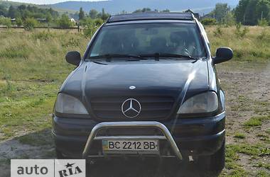 Внедорожник / Кроссовер Mercedes-Benz M-Class 2000 в 