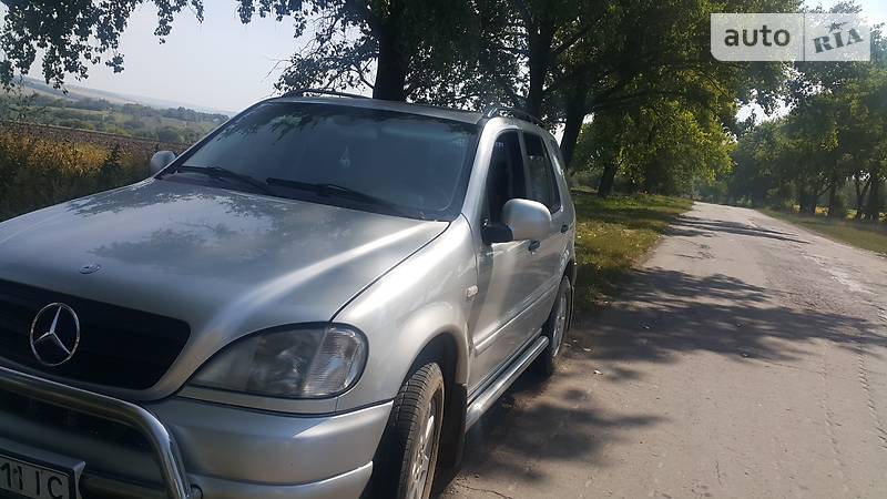 Позашляховик / Кросовер Mercedes-Benz M-Class 2000 в Києві