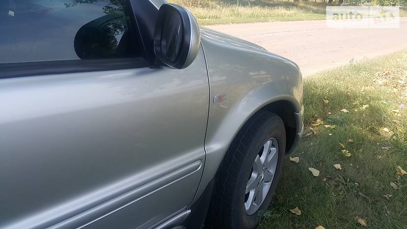 Позашляховик / Кросовер Mercedes-Benz M-Class 2000 в Києві