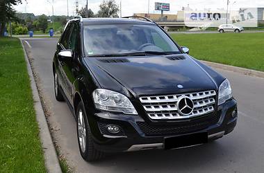 Позашляховик / Кросовер Mercedes-Benz M-Class 2009 в 