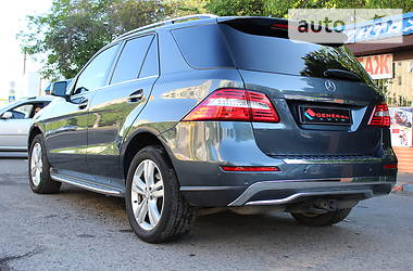 Позашляховик / Кросовер Mercedes-Benz M-Class 2015 в 