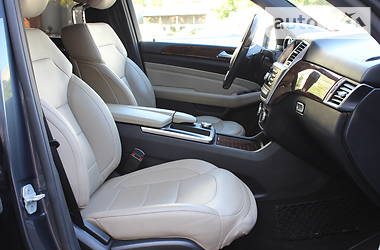 Позашляховик / Кросовер Mercedes-Benz M-Class 2015 в 