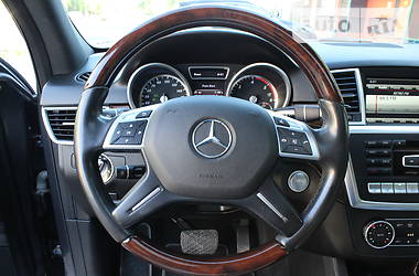 Позашляховик / Кросовер Mercedes-Benz M-Class 2015 в 