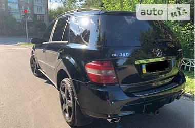 Позашляховик / Кросовер Mercedes-Benz M-Class 2006 в 