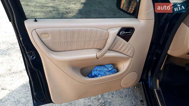 Внедорожник / Кроссовер Mercedes-Benz M-Class 2002 в Черновцах