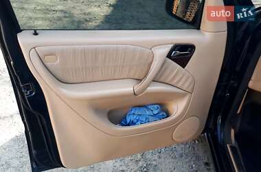 Внедорожник / Кроссовер Mercedes-Benz M-Class 2002 в 