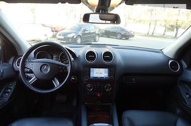 Позашляховик / Кросовер Mercedes-Benz M-Class 2006 в 