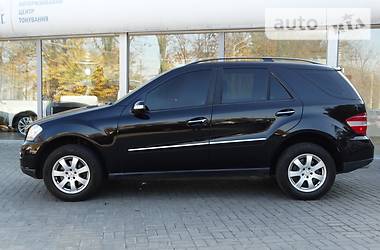 Позашляховик / Кросовер Mercedes-Benz M-Class 2006 в 