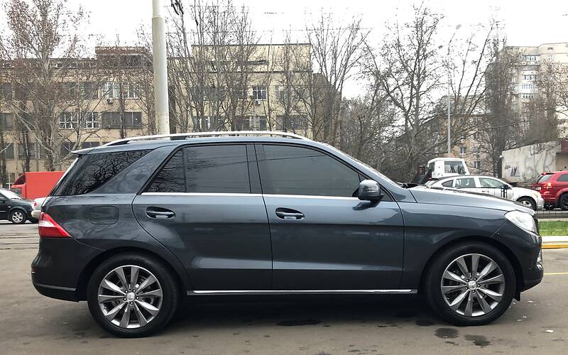 Позашляховик / Кросовер Mercedes-Benz M-Class 2013 в Одесі