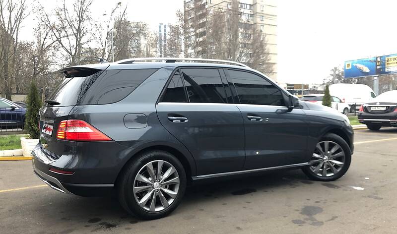 Позашляховик / Кросовер Mercedes-Benz M-Class 2013 в Одесі