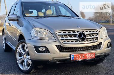 Позашляховик / Кросовер Mercedes-Benz M-Class 2009 в Рівному