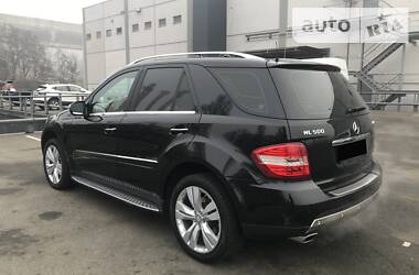 Позашляховик / Кросовер Mercedes-Benz M-Class 2008 в 