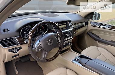 Внедорожник / Кроссовер Mercedes-Benz M-Class 2015 в Киеве